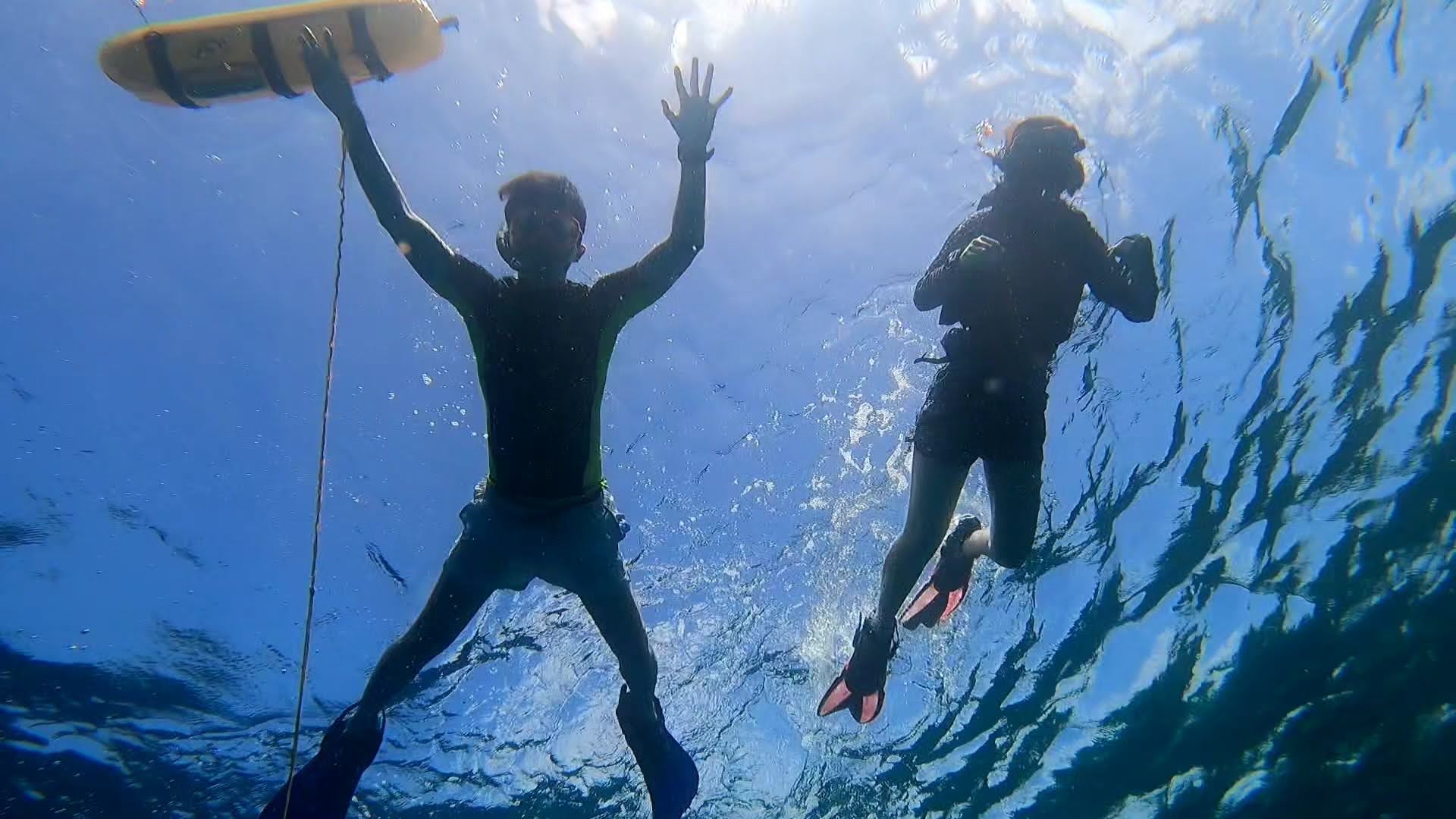 米原ビーチのスノーケリングシーン